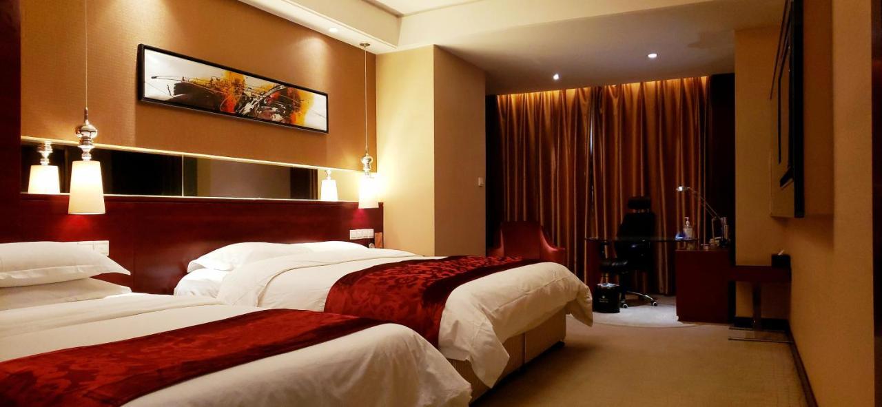 Ramada Zibo Hotel מראה חיצוני תמונה