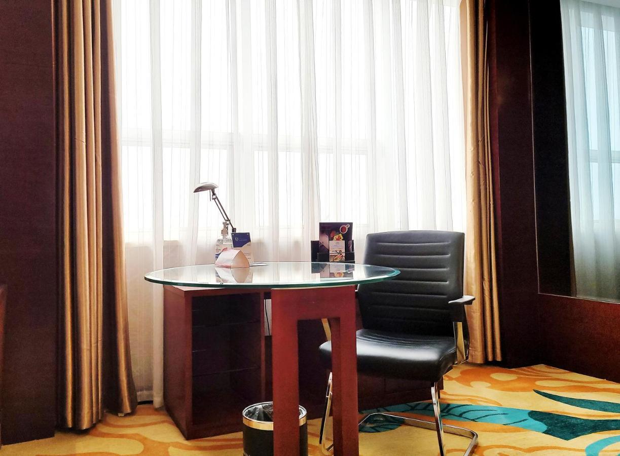 Ramada Zibo Hotel מראה חיצוני תמונה