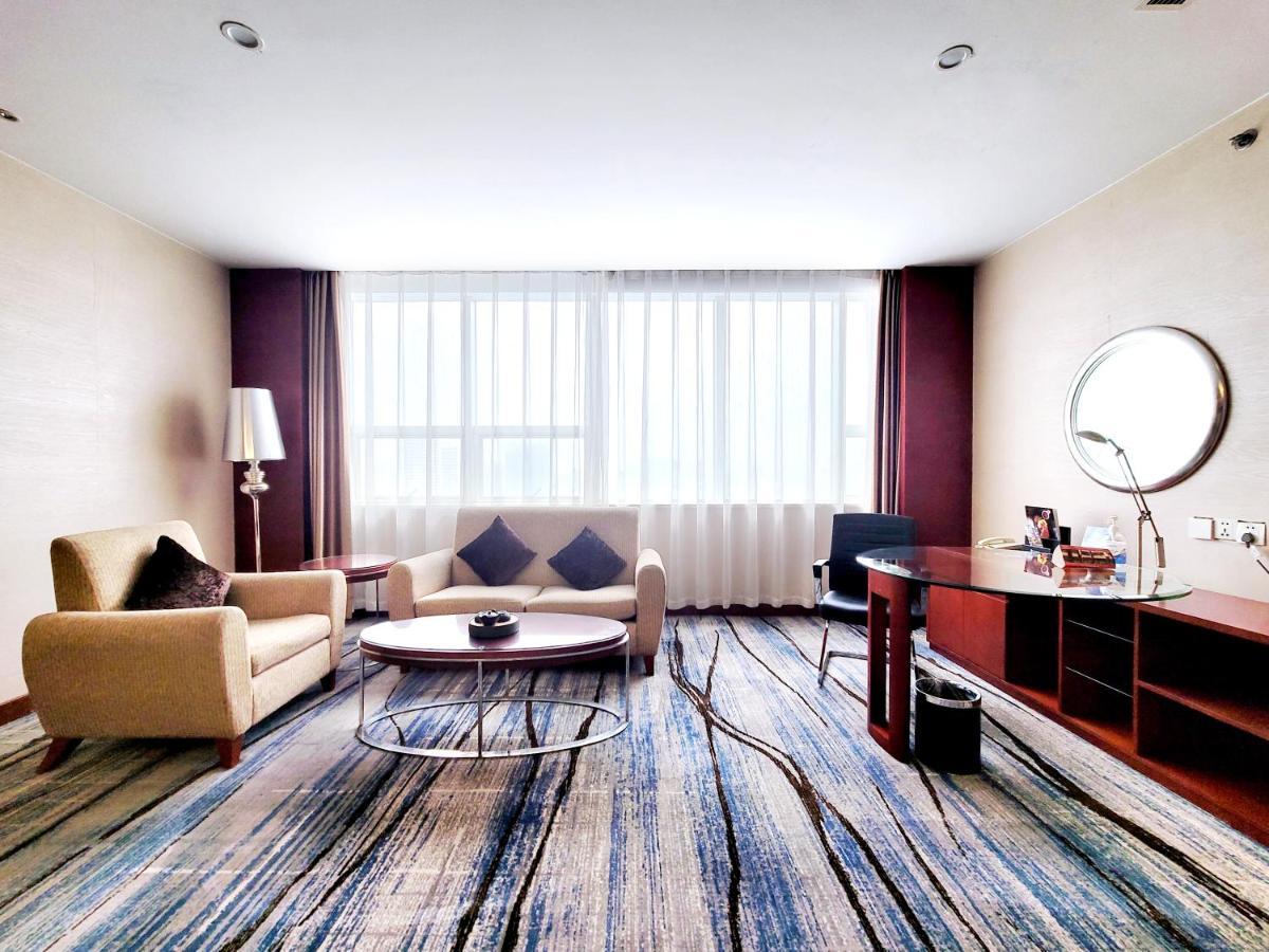 Ramada Zibo Hotel מראה חיצוני תמונה