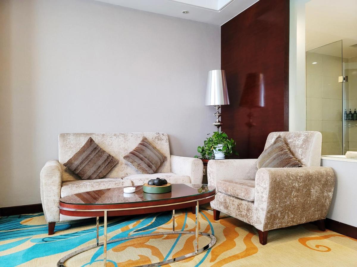 Ramada Zibo Hotel מראה חיצוני תמונה