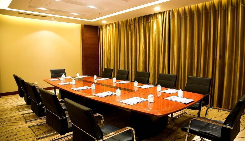 Ramada Zibo Hotel מראה חיצוני תמונה