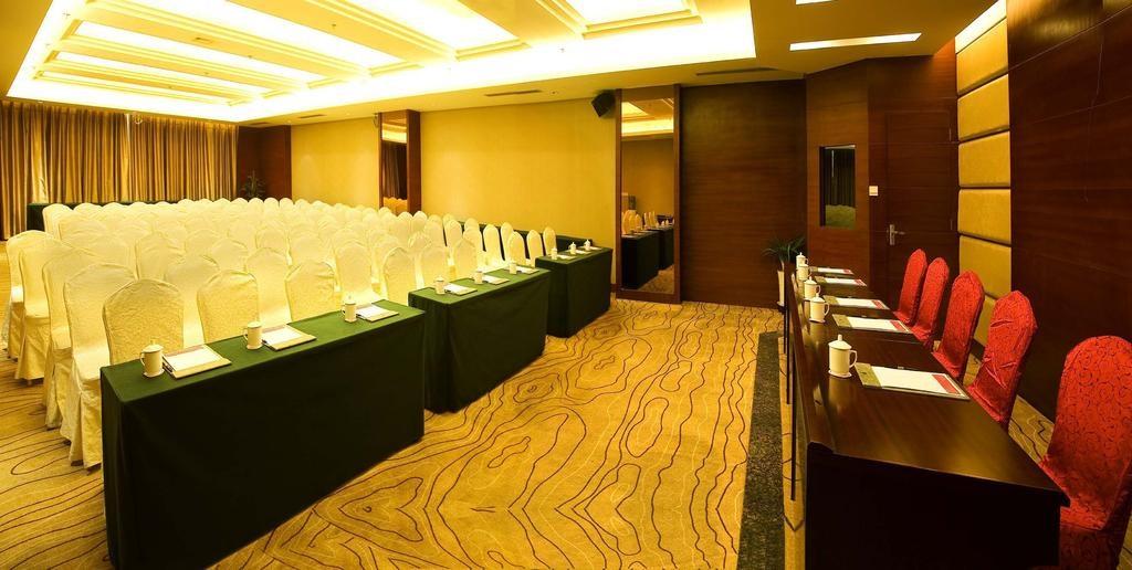 Ramada Zibo Hotel מראה חיצוני תמונה