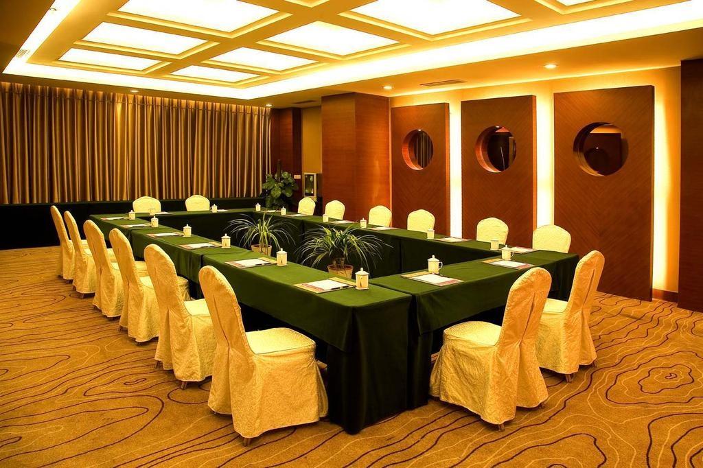 Ramada Zibo Hotel מראה חיצוני תמונה