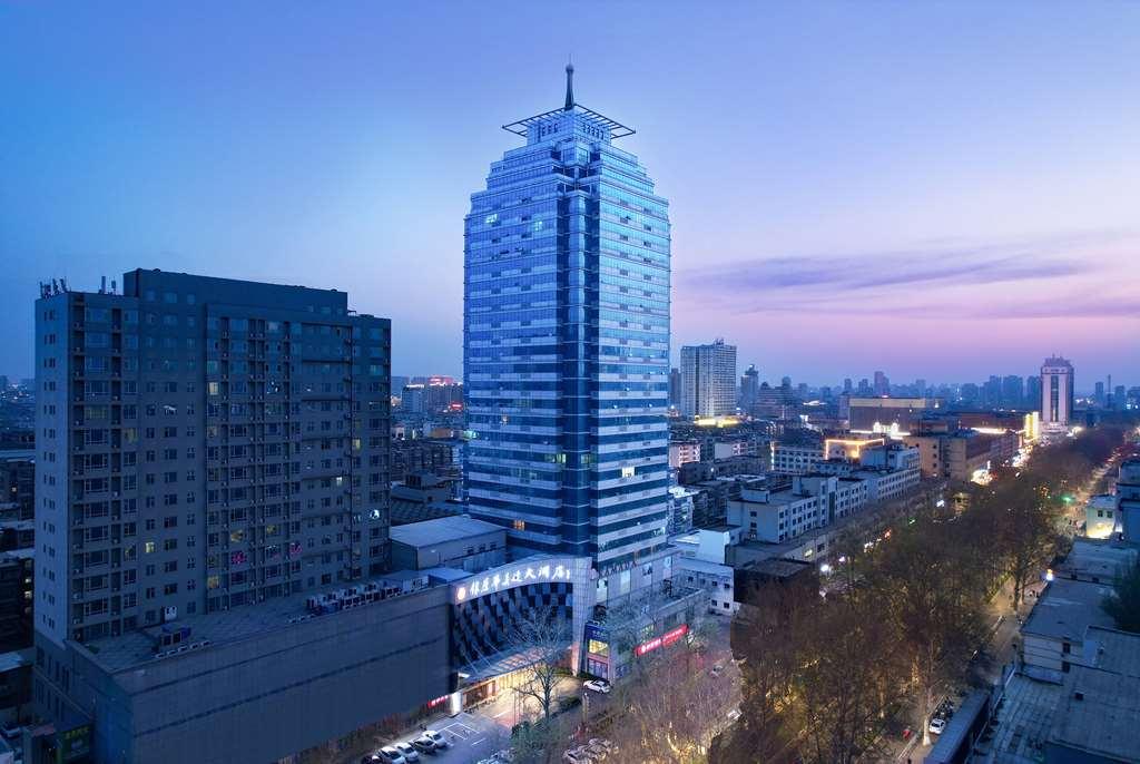 Ramada Zibo Hotel מראה חיצוני תמונה