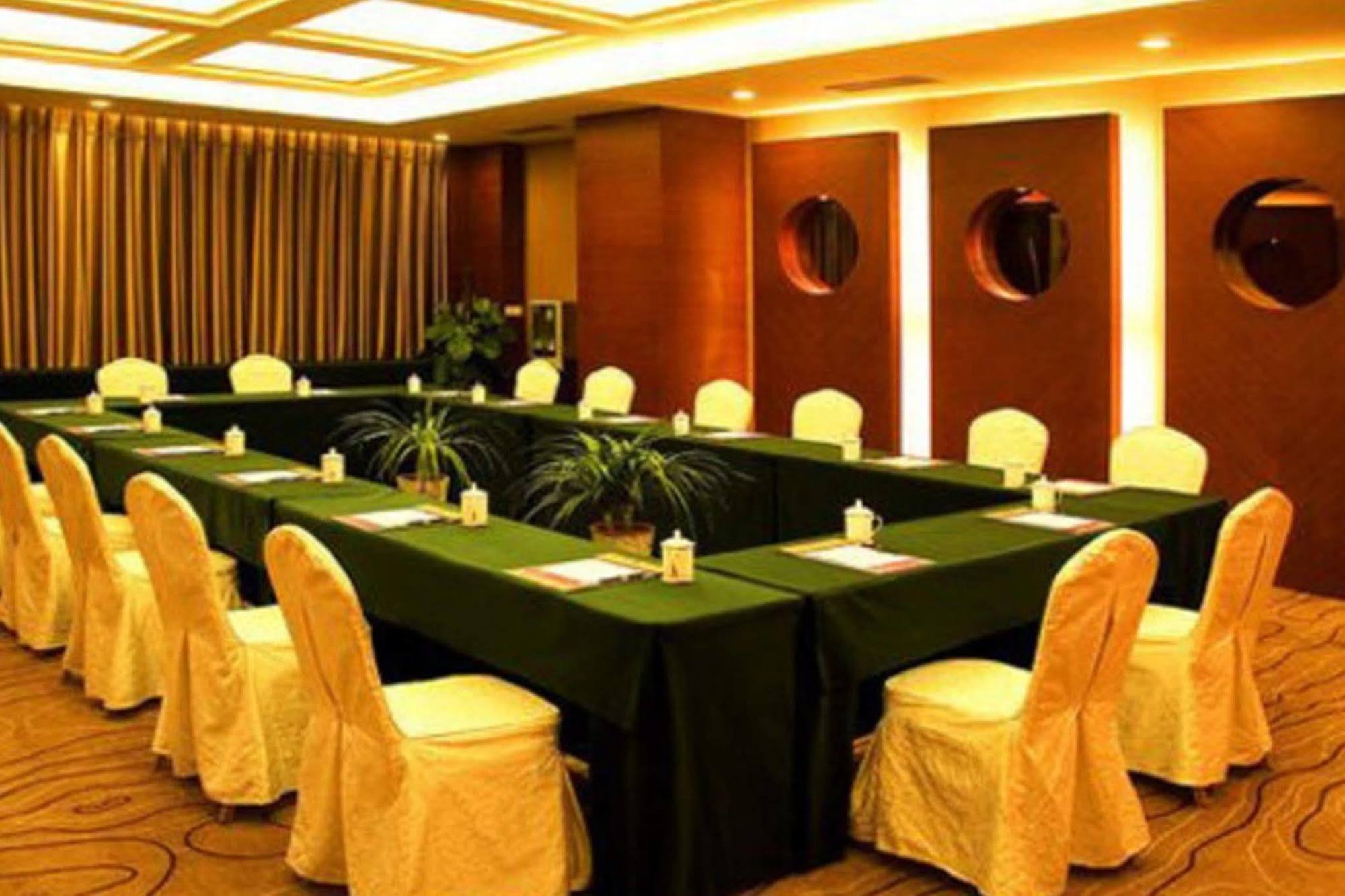 Ramada Zibo Hotel מראה חיצוני תמונה