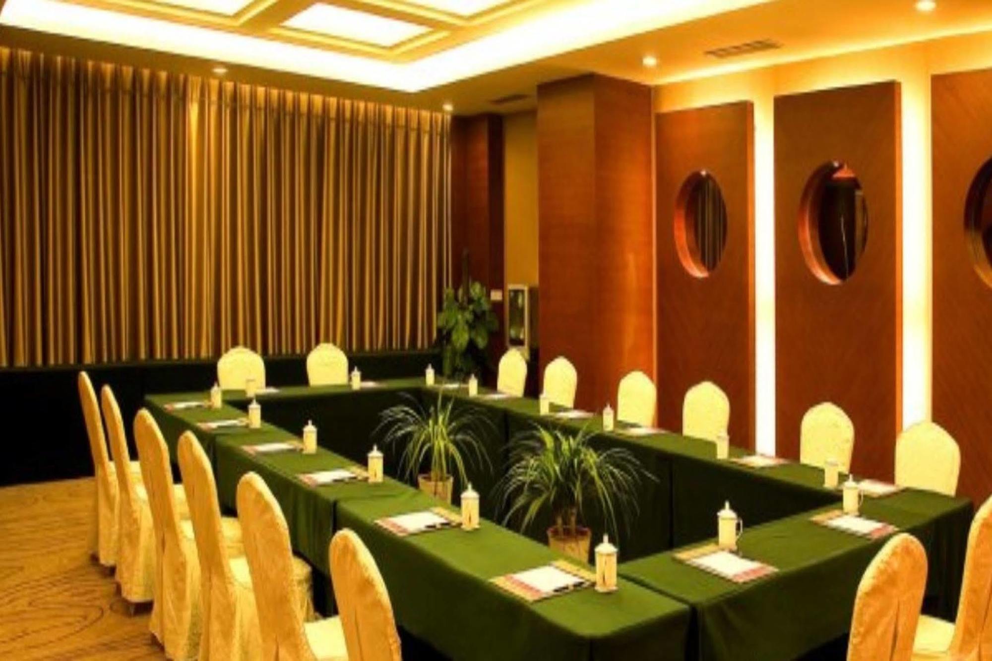 Ramada Zibo Hotel מראה חיצוני תמונה